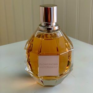 ORIGINAL Flowerbomb Eau de Parfum Made in France 🇫🇷 VIKTOR&ROLF sprayed 5 time